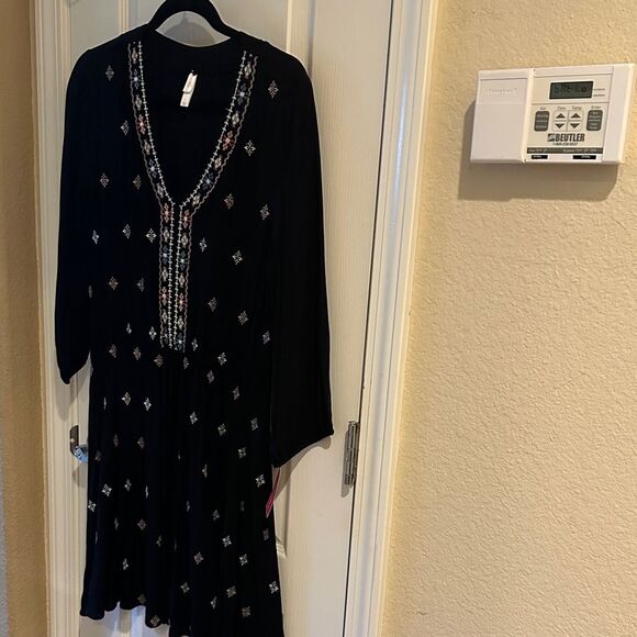 Xhilaration Dresses & Skirts - Xhilaration Black Dress with Colorful Embroidery Bohemian Style Size Large